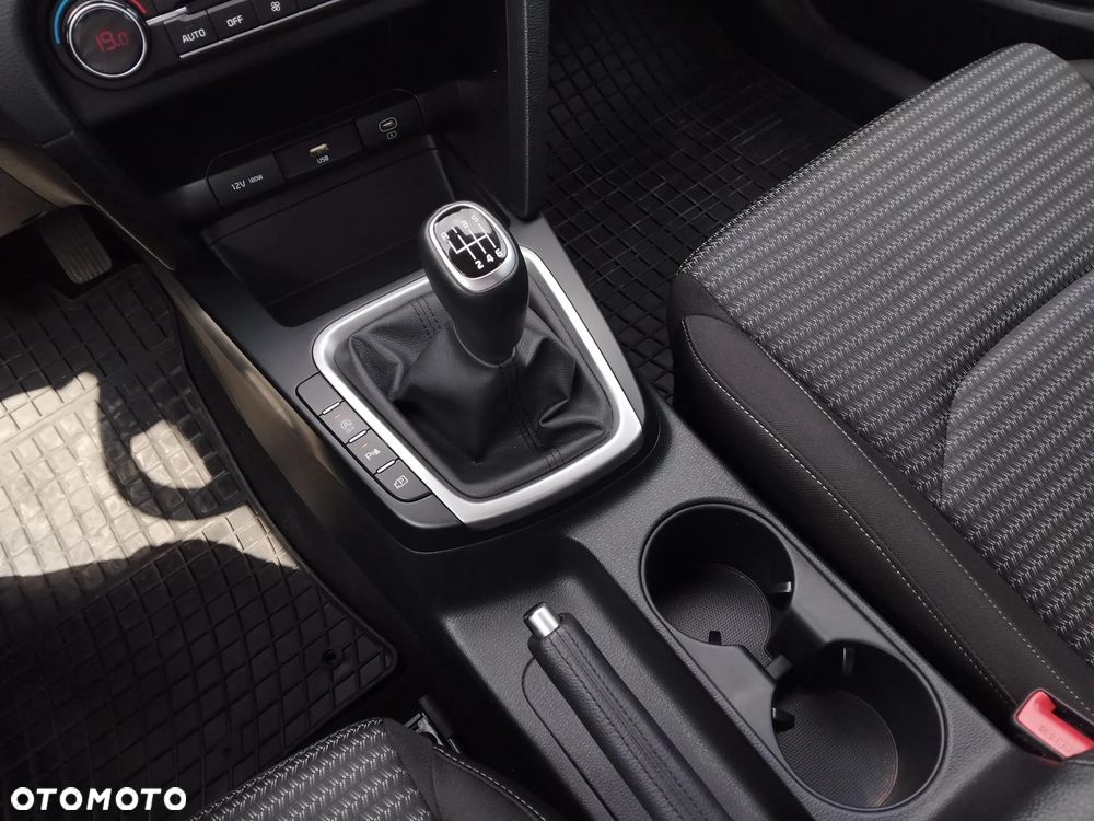 Kia XCeed 1.5 T-GDI M - 14