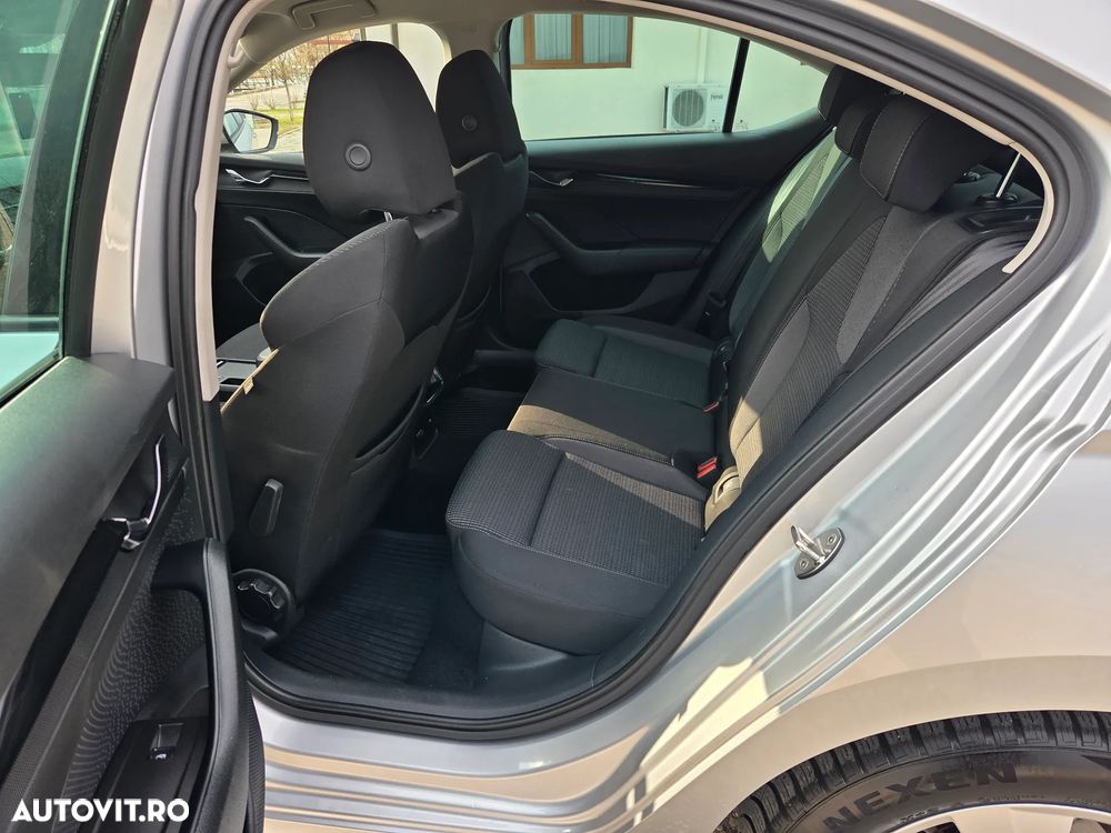 Skoda Octavia 2.0 TDI DSG Ambition - 7