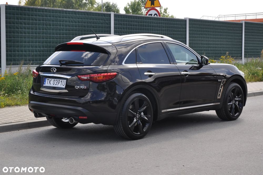Infiniti QX70 - 16