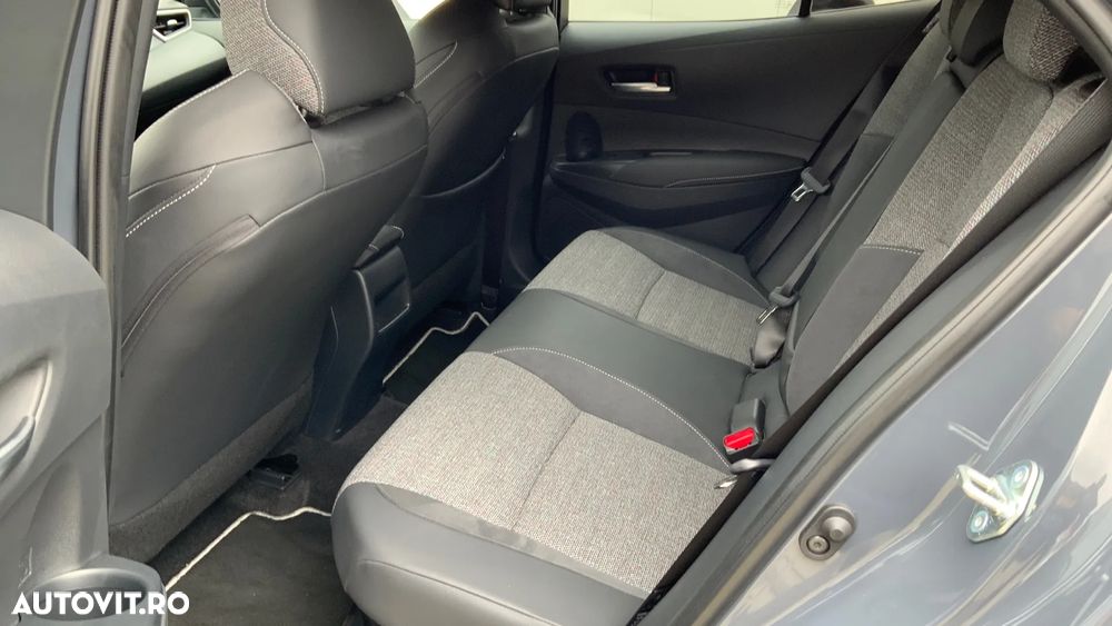 Toyota Corolla 1.8 HEV Dynamic - 8