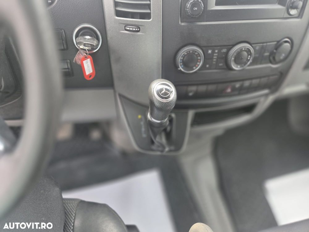 Mercedes-Benz Sprinter - 4