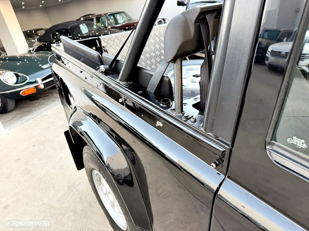 Land Rover Defender 90 2.5 Td5 Soft Top - 39