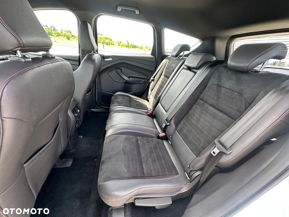 Ford Kuga 2.0 TDCi 4x4 ST-Line - 23