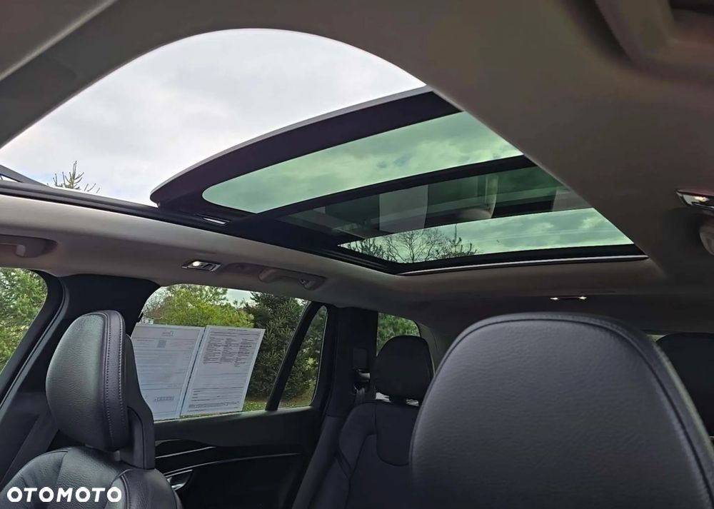 Volvo XC 90 - 8