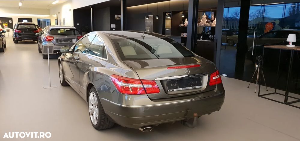 Mercedes-Benz E 220 CDI DPF BlueEFFICIENCY 7G-TRONIC Avantgarde - 8