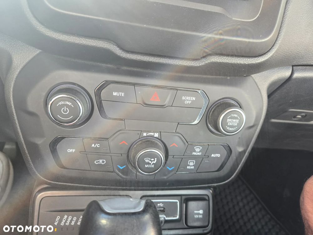 Jeep Renegade 1.3 GSE T4 Turbo Limited 4x4 S&S - 26