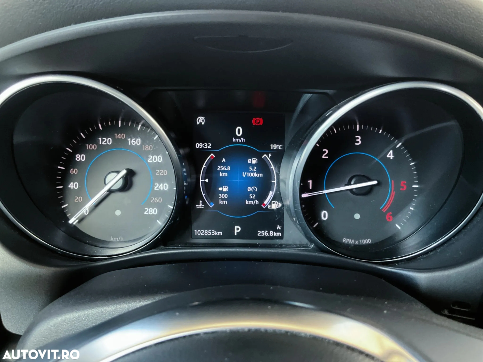 Jaguar XE 2.0 Prestige - 10