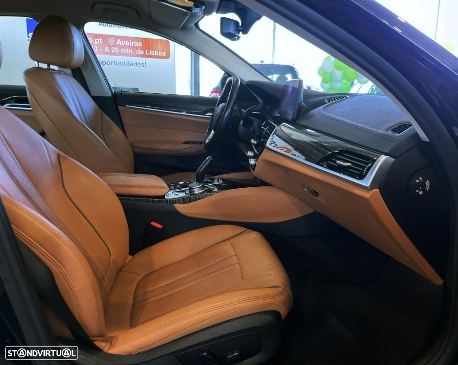 BMW 530 e Line Luxury - 34