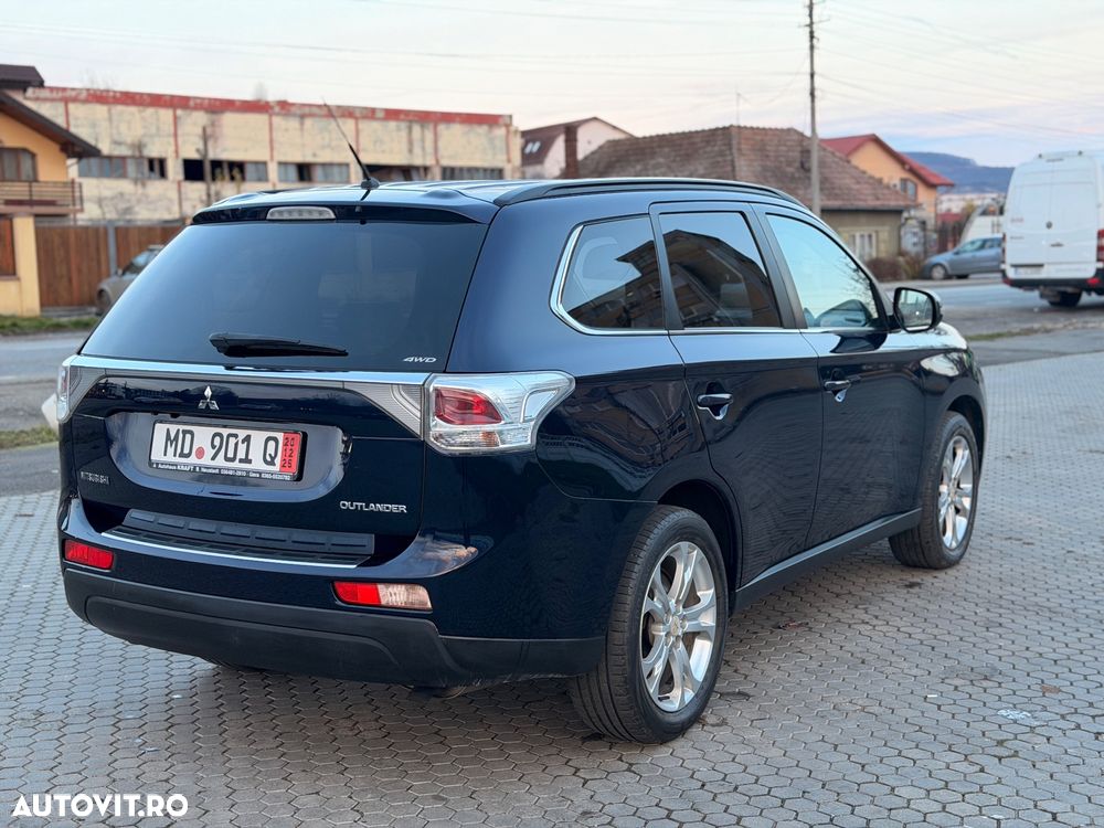 Mitsubishi Outlander 2.2 DI-D 4WD Automatik Edition+ - 5