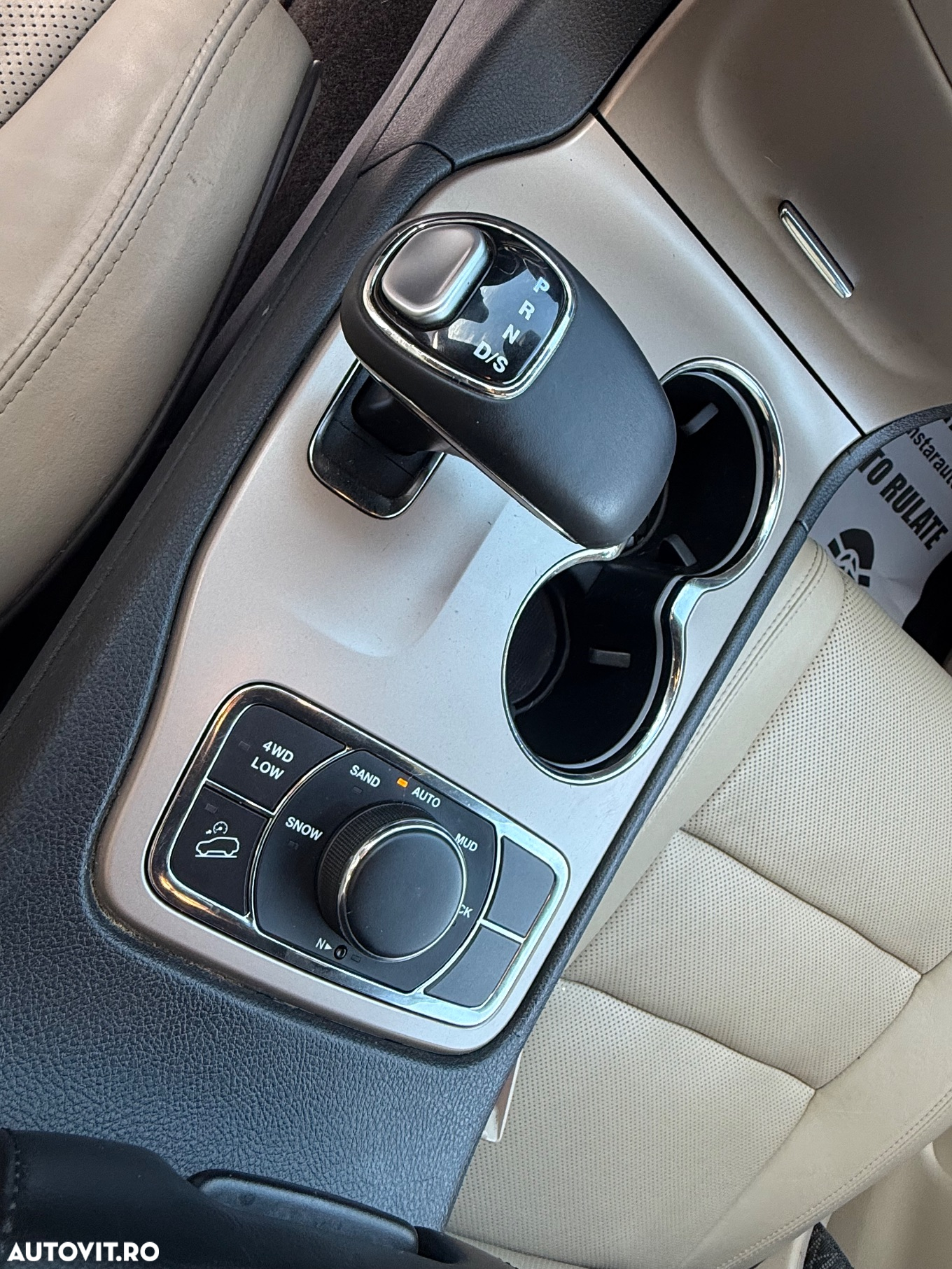 Jeep Grand Cherokee - 13