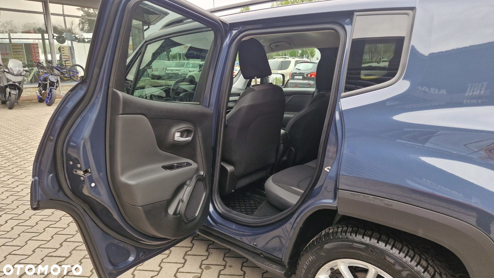 Jeep Renegade - 12