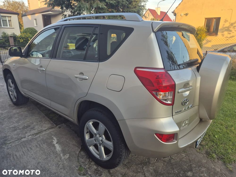 Toyota RAV4 2.0 VVT-i Luna - 3