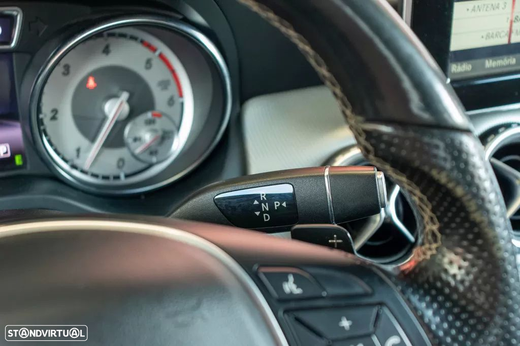 Mercedes-Benz GLA 220 CDI 4Matic 7G-DCT Style - 19