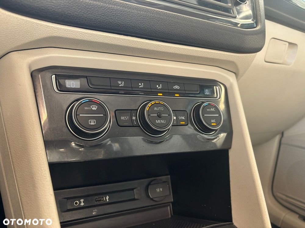 Volkswagen Tiguan - 24