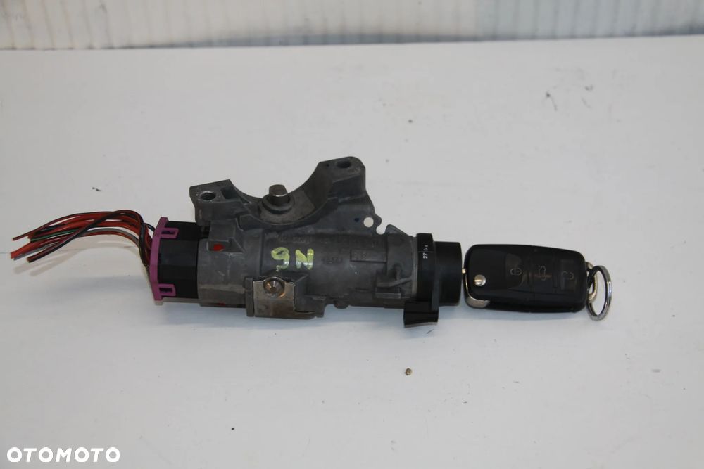 VW Polo IV 4 9N Stacyjka Kluczyk 4B0905851G