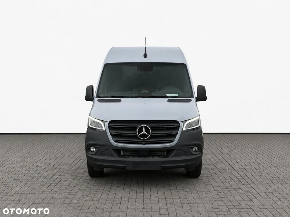 Mercedes-Benz Sprinter - 2