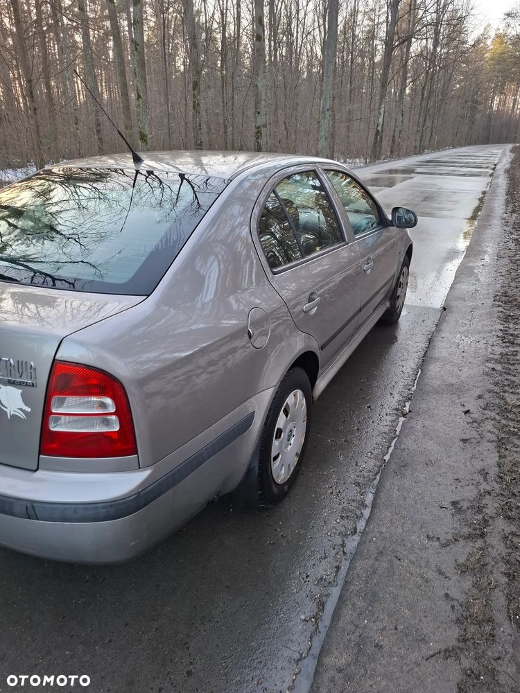 Skoda Octavia 1.6 Tour Classic - 4