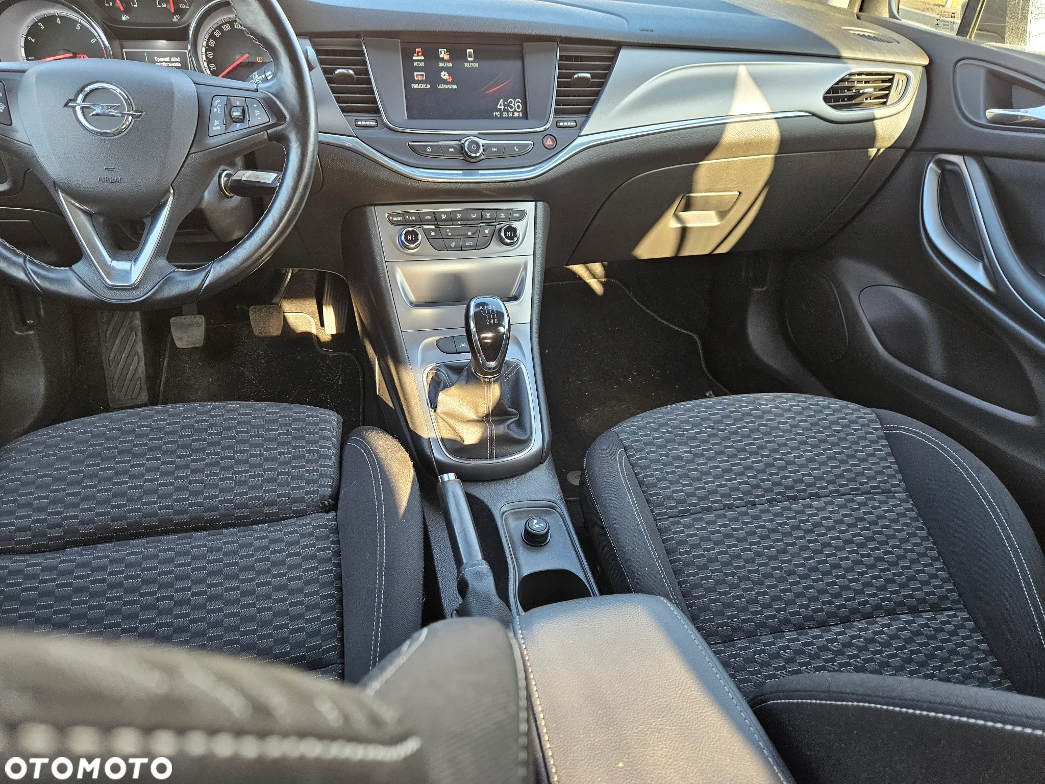 Opel Astra 1.4 Turbo Edition - 10