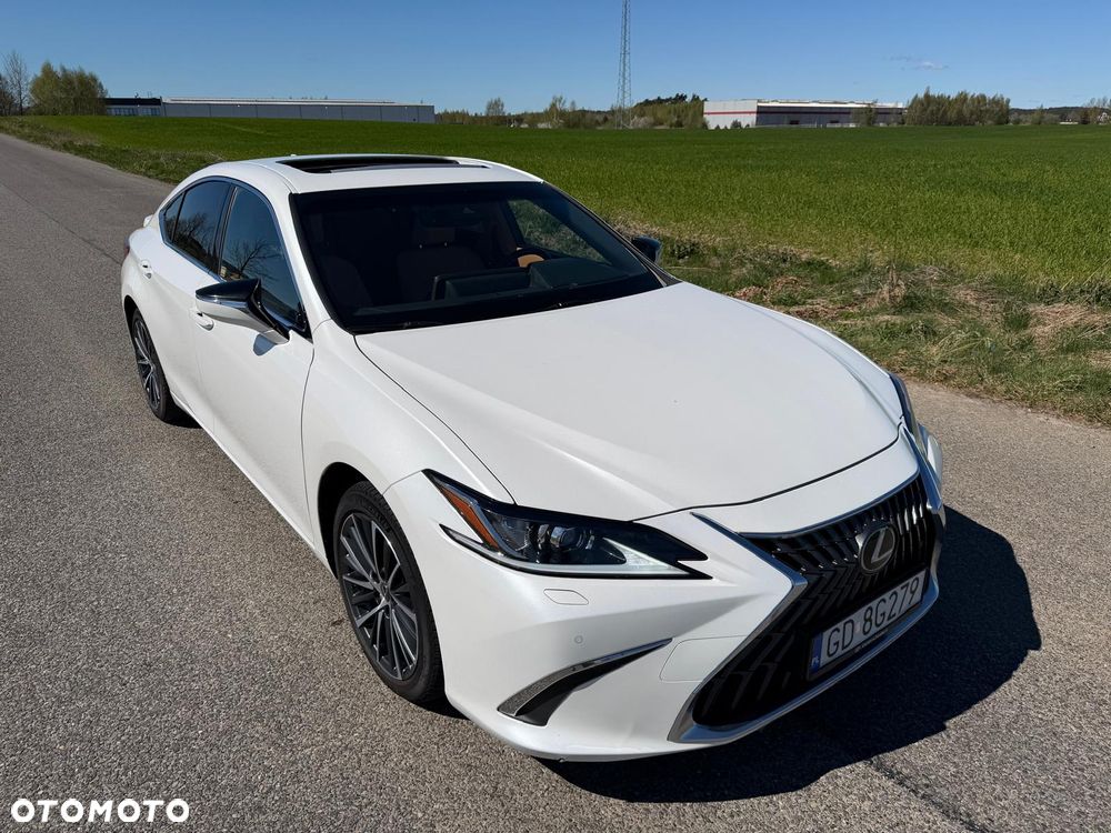 Lexus ES 300h Business Edition - 12