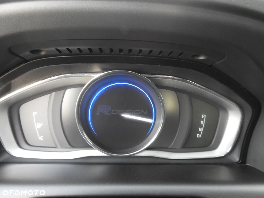 Volvo XC 60 D4 Drive-E R-Design Momentum - 25