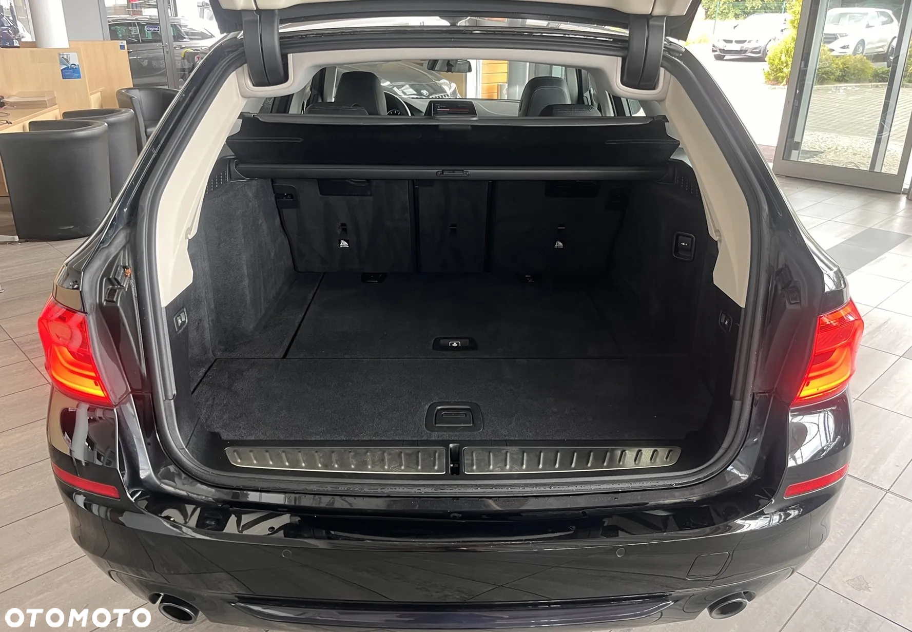 BMW Seria 5 530i Touring - 31