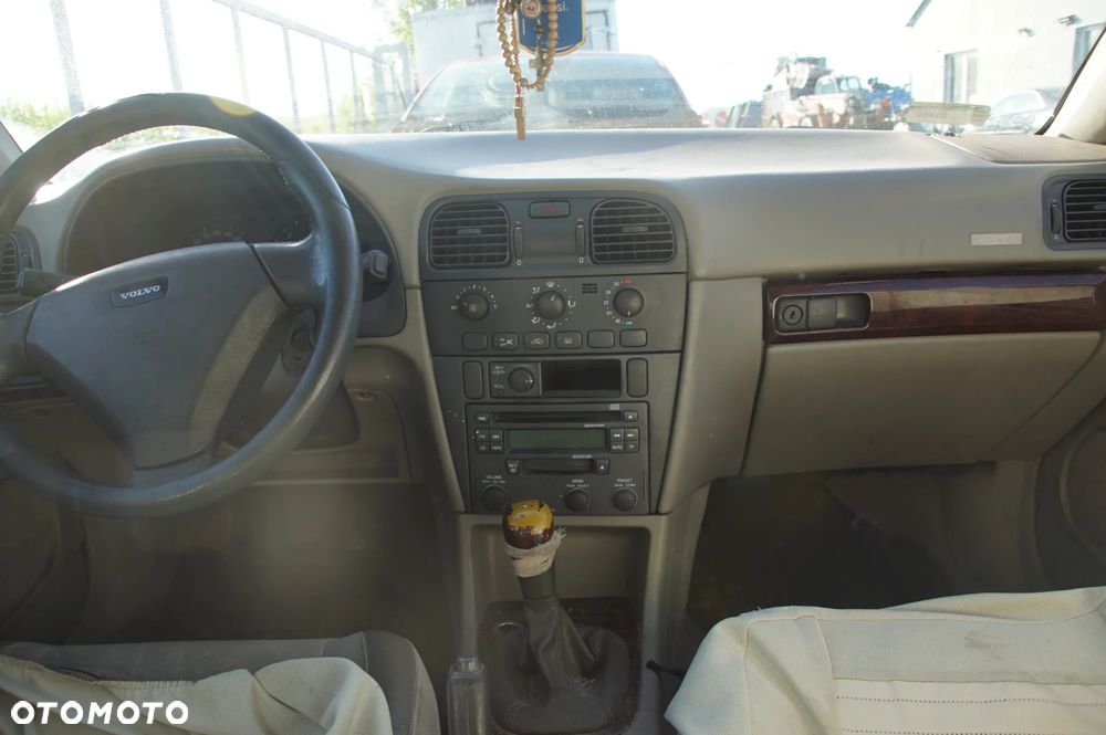 Auto na części - Volvo V40 I Lift 1.9 Di 115 KM D4192T3 M56 2003R Silnik Skrzynia Drzwi Szyba Maska Klapa Zderzak Lusterko Deska Kokpit Sensor Moduł Licznik Kierownica - 14