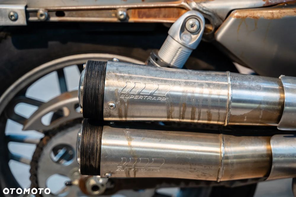 Harley-Davidson Sportster Roadster 1200R - 20