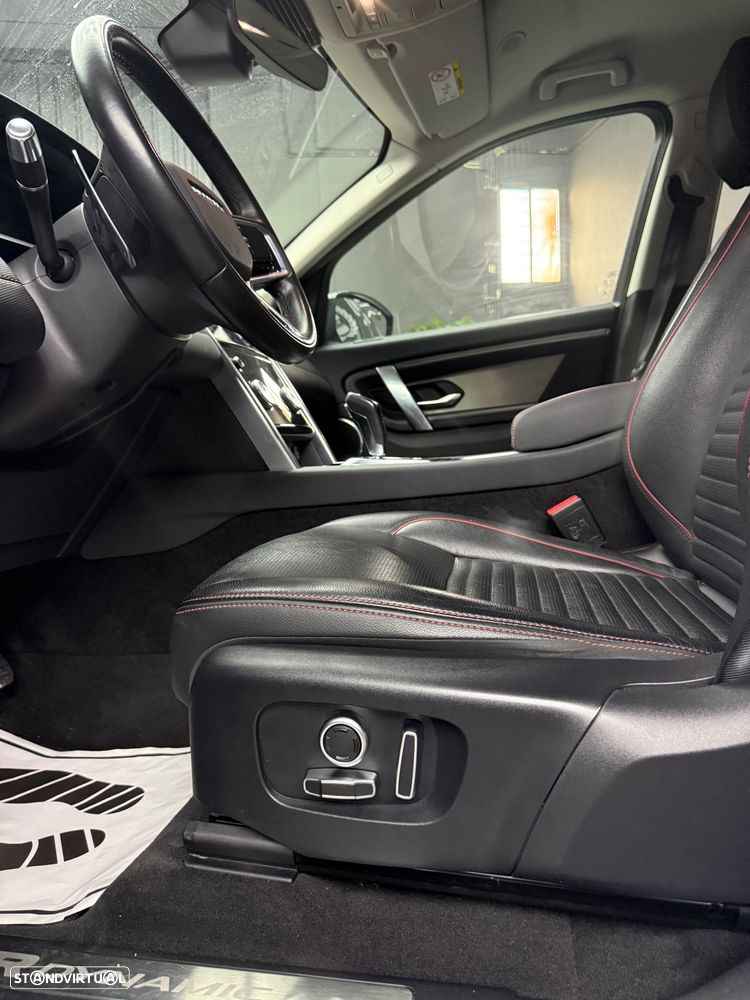 Land Rover Discovery Sport P300e R-Dynamic SE - 19