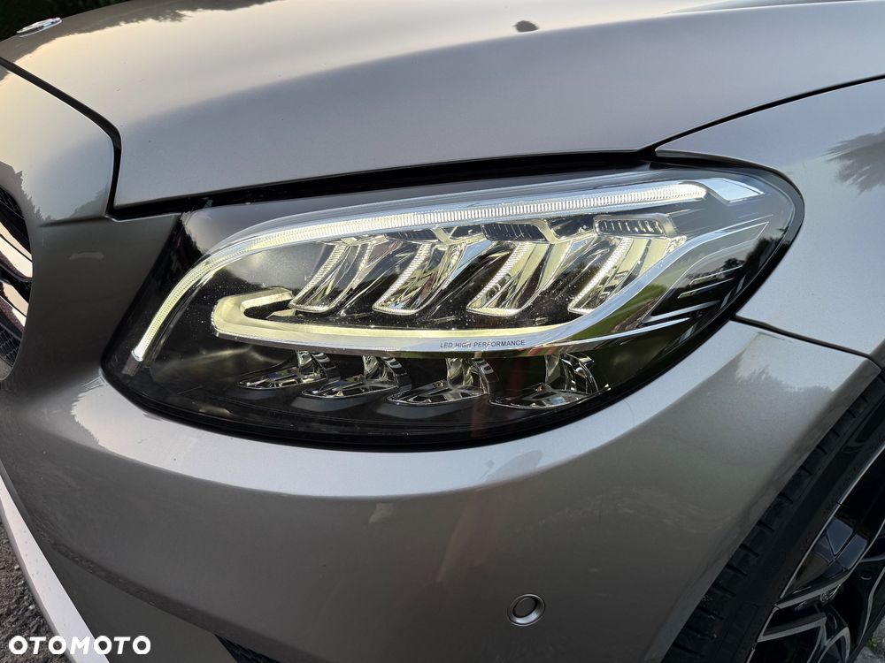 Mercedes-Benz Klasa C 220 d 4Matic 9G-TRONIC Night Edition - 17