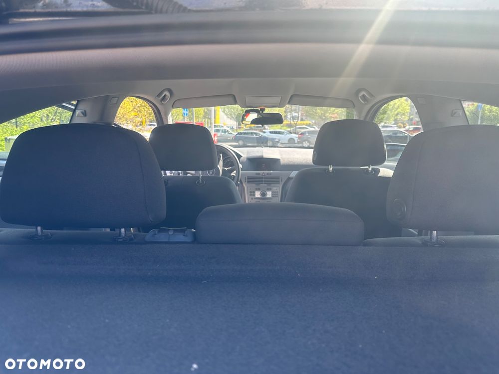 Opel Astra 1.6 Enjoy - 19
