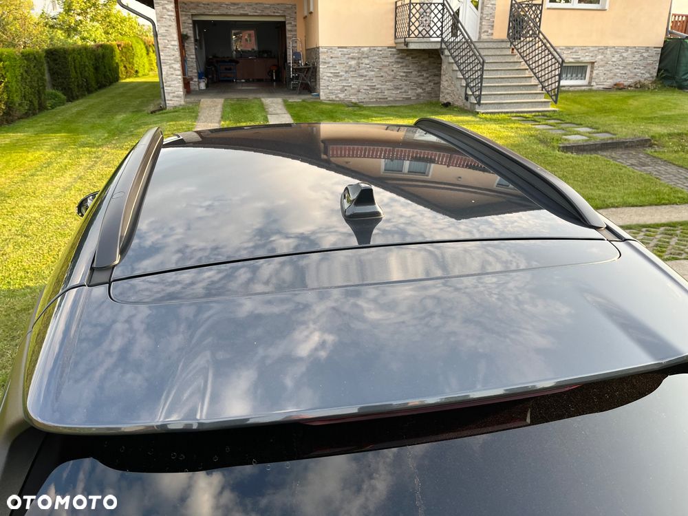 Hyundai Kona Electric 64kWh Platinum - 12