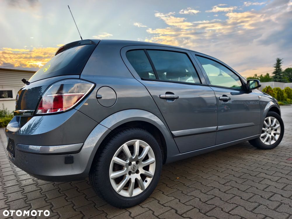 Opel Astra 1.6 Essentia - 34
