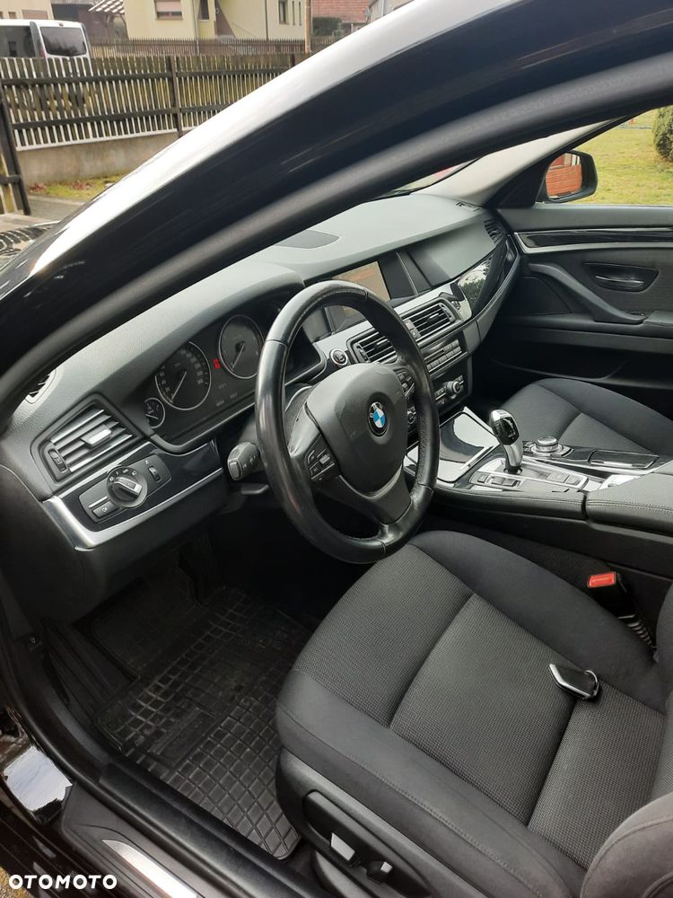 BMW Seria 5 518d - 12
