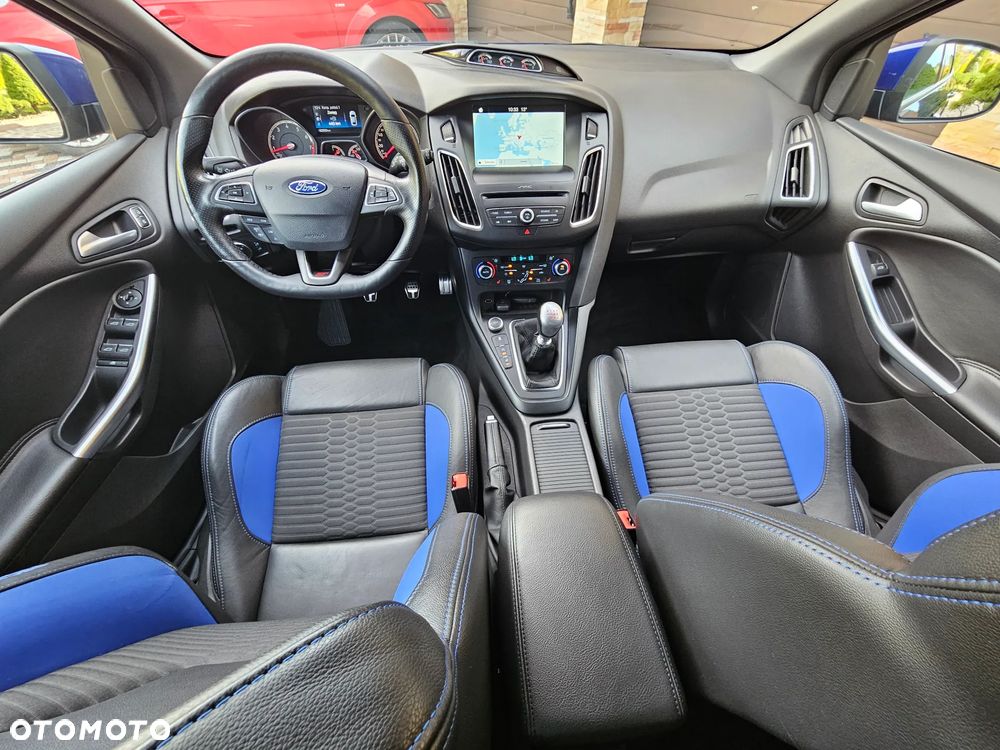 Ford Focus Turnier 2.0 EcoBoost ST mit Leder-Exclusiv-Paket - 6