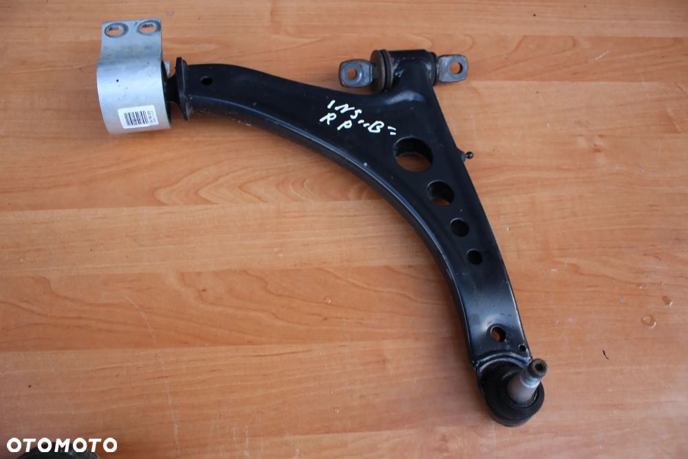 WAHACZ PRAWY PRZEDNI PRZÓD OPEL INSIGNIA B  ORYGINAŁ 84198833
