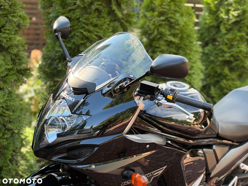 Suzuki GSX - 18