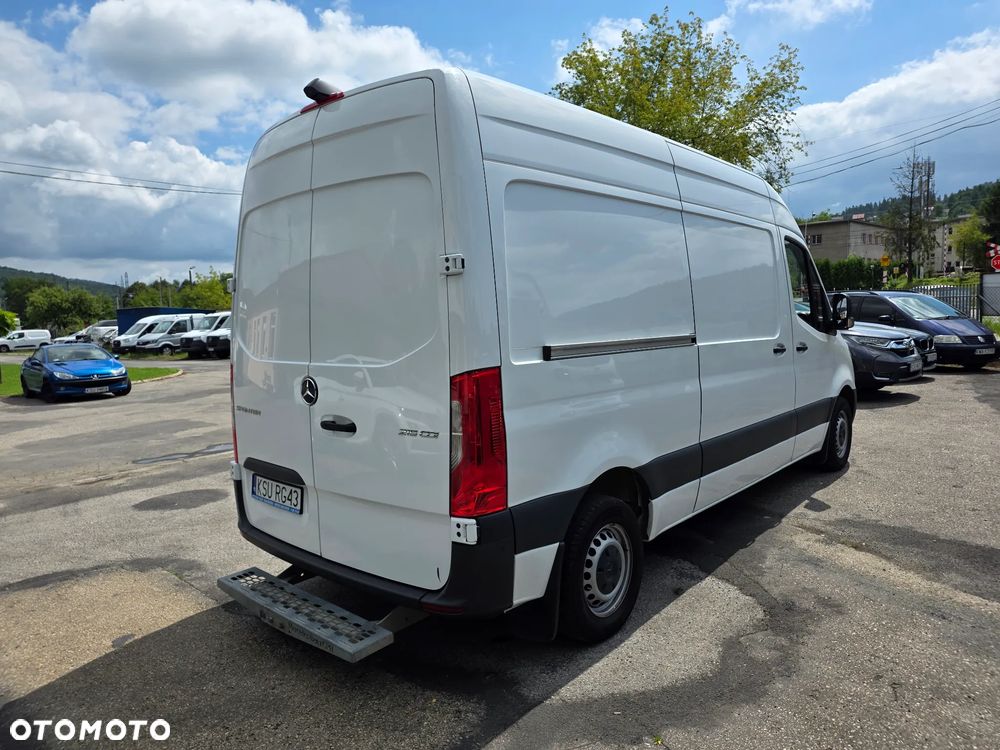 Mercedes-Benz Sprinter 215 automat rok 2022 klima webasto średni kamera tempomat - 13