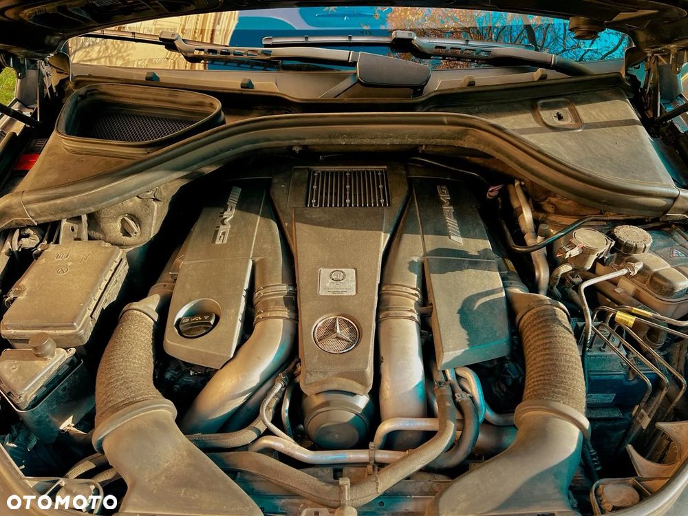Mercedes-Benz GL 63 AMG 4Matic AMG Speedshift Plus 7G-TRONIC - 27