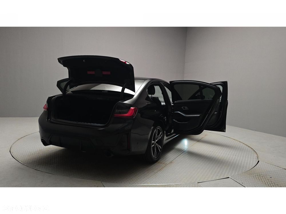 BMW Seria 3 320d xDrive mHEV M Sport - 10