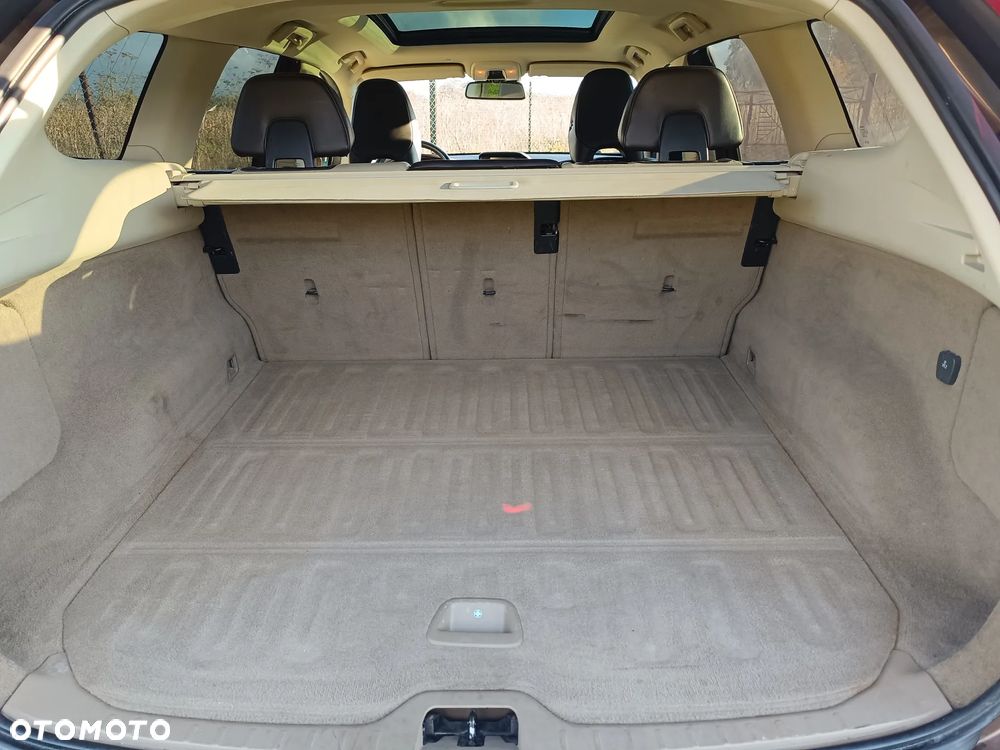 Volvo XC 60 D4 R-Design Momentum - 32