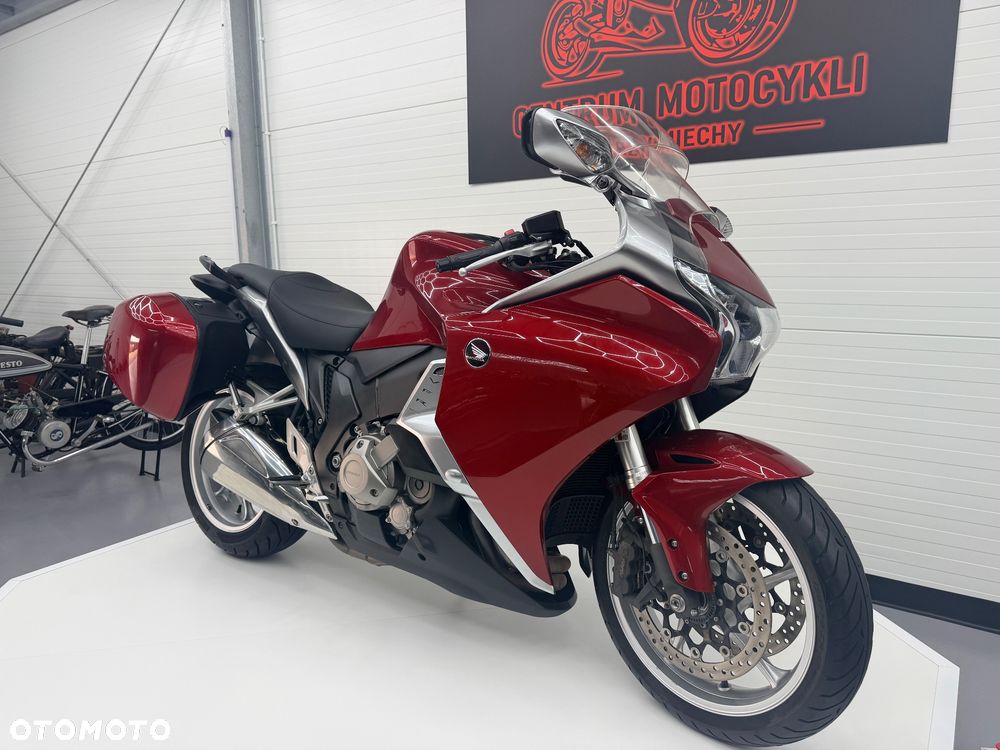 Honda VFR - 4