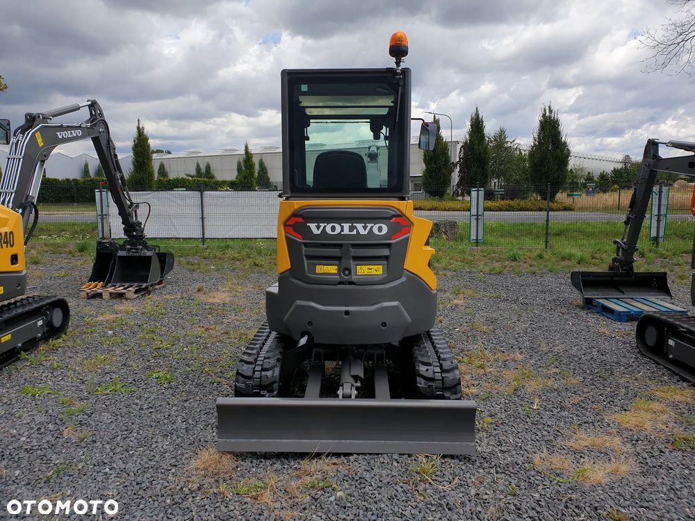 Volvo ECR25D NOWA DOSTĘPNA OD RĘKI, SZYBKOZŁĄCZE, DŁUGIE RAMIĘ, OBRÓT W OBRYSIE - 5