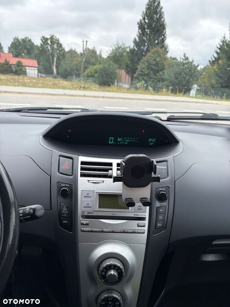 Toyota Yaris 1.4 D-4D Sol - 2