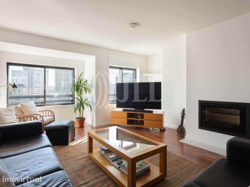 Apartamento T3 com varanda Pinheiro Manso, no Porto - Grande imagem: 4/29