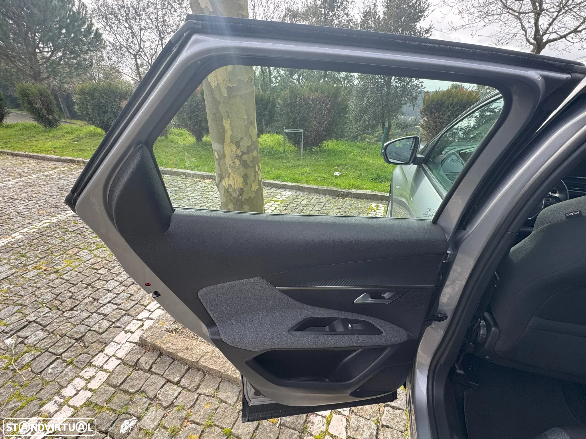 Peugeot 3008 1.5 BlueHDi Allure EAT8 - 11
