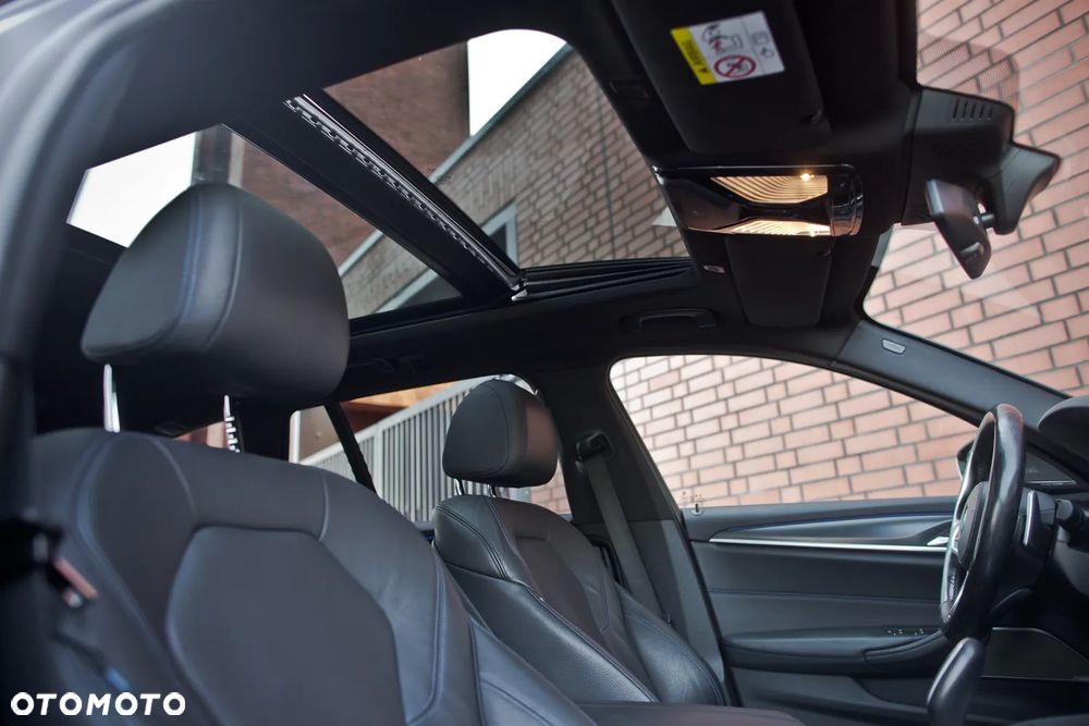 BMW Seria 5 520d M Sport Edition - 16
