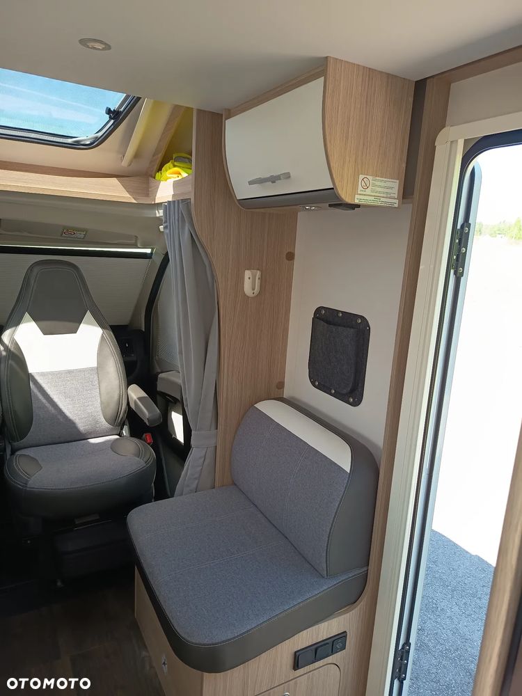 Sunlight Ducato camper - 11
