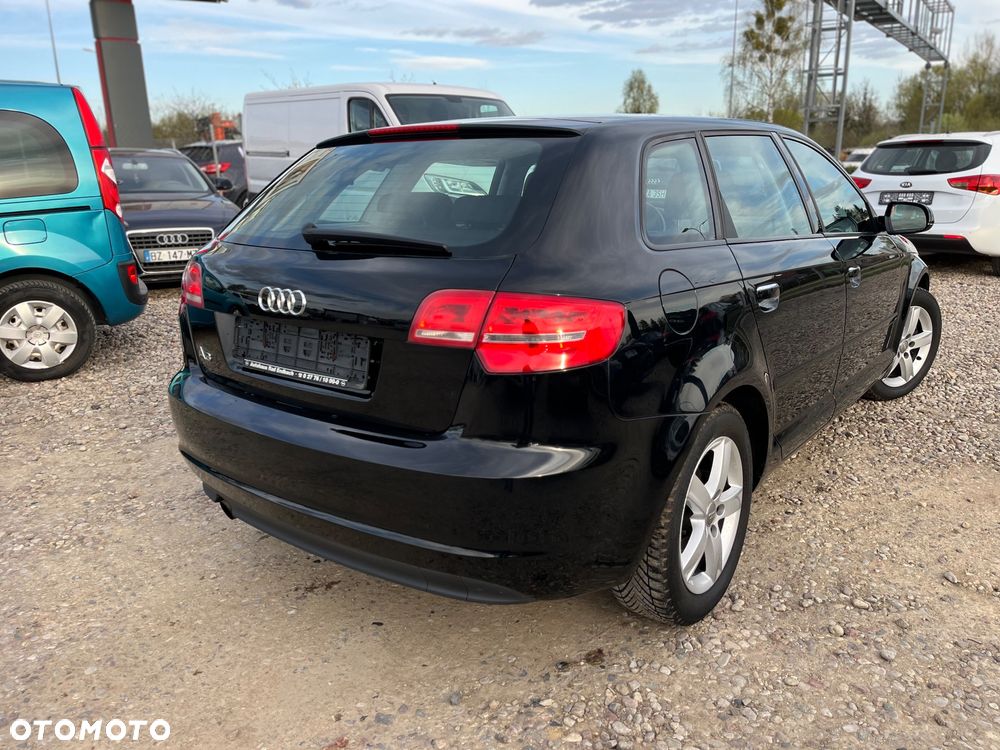 Audi A3 Sportback 1.6 Attraction - 29