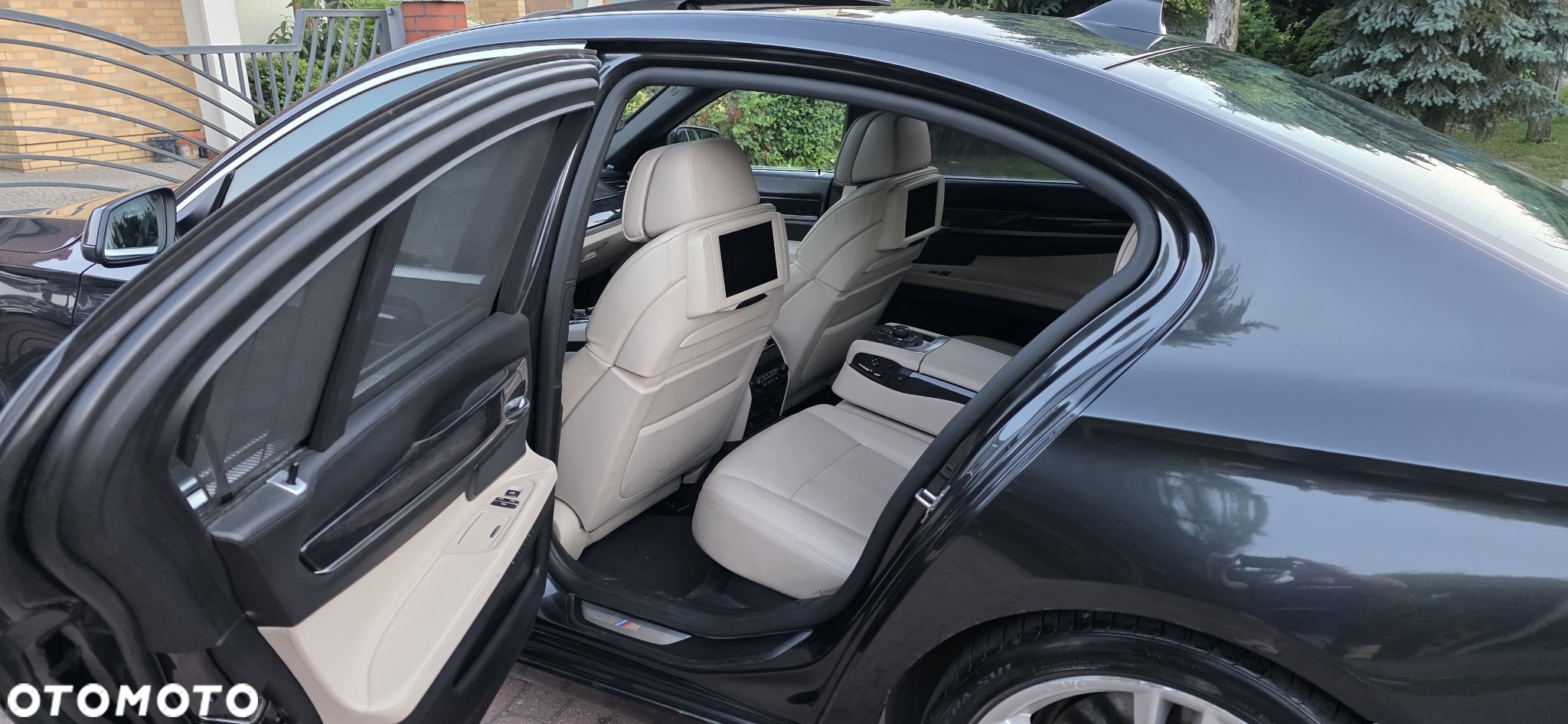 BMW Seria 7 750i xDrive - 8