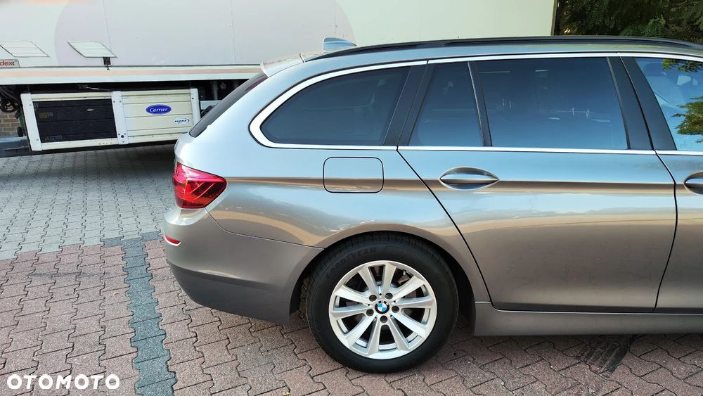 BMW Seria 5 520d Touring - 9